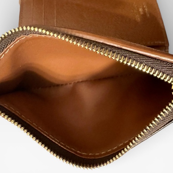 LOUIS VUITTON 2019 Monogram Victorine Wallet - Picture 12 of 16